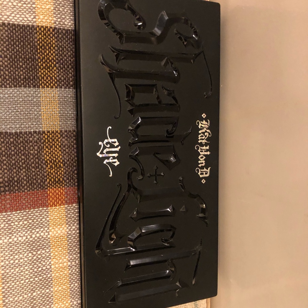 KVD eye shadow palette